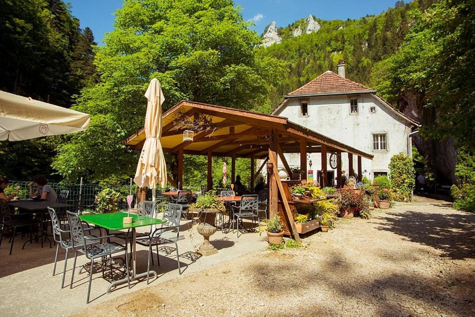 Отель Restaurant Le Theusseret Goumois Экстерьер фото